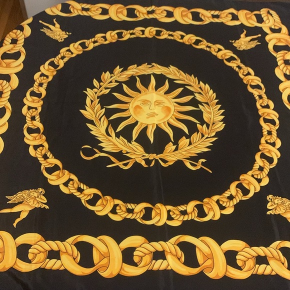 Versace scarf - Picture 3 of 11